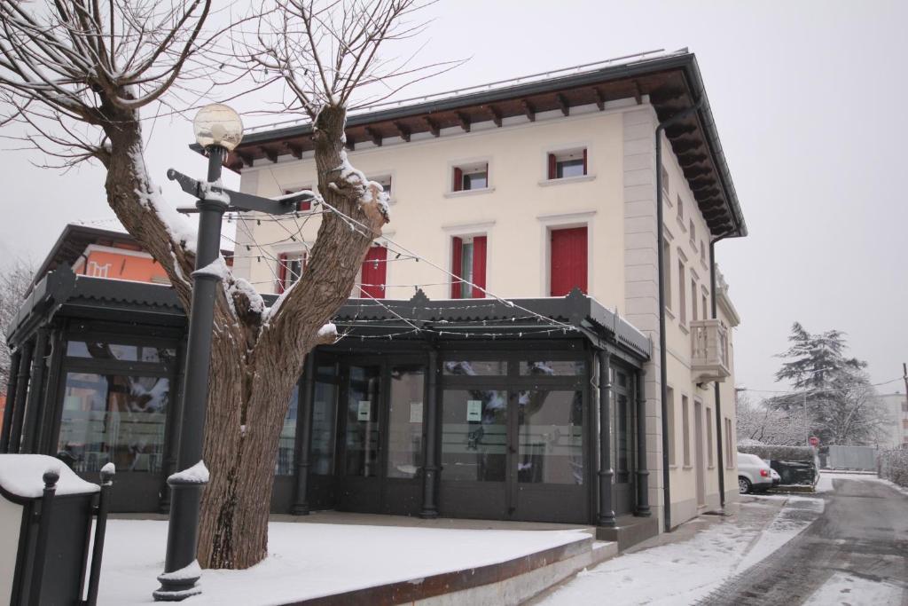 La Locanda Alla Stazione Ponte nellʼAlpi Exterior foto